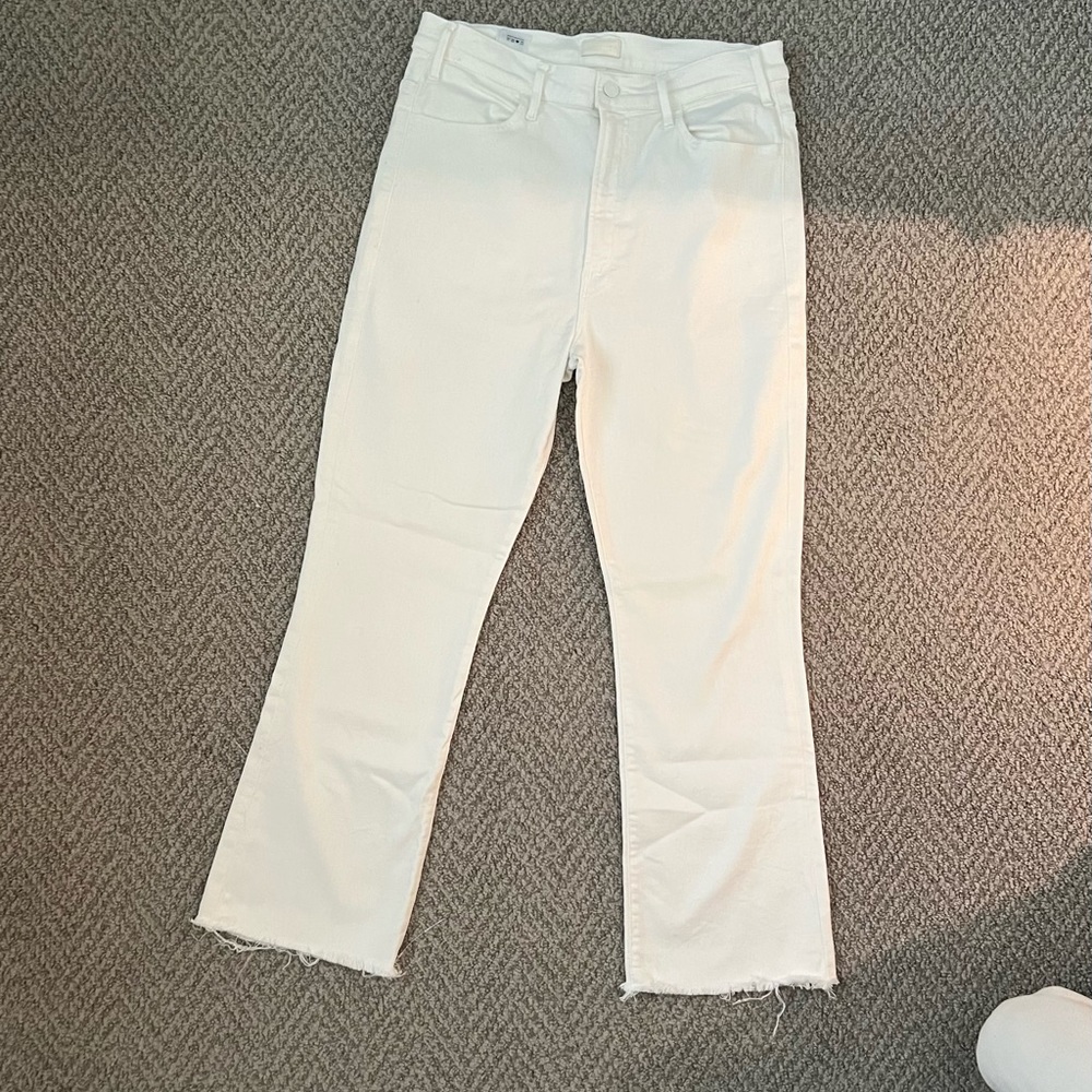 Mother the Hustler Ankle Fray white jeans. Size 32